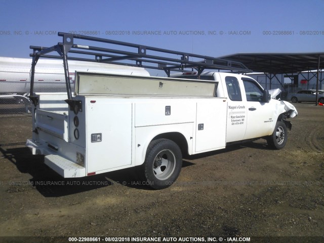 1GDJC39638E170688 - 2008 GMC SIERRA C3500 WHITE photo 4