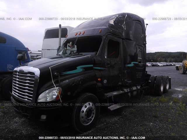 3AKJGLD58FSFN2702 - 2015 FREIGHTLINER CASCADIA 125  BLACK photo 2