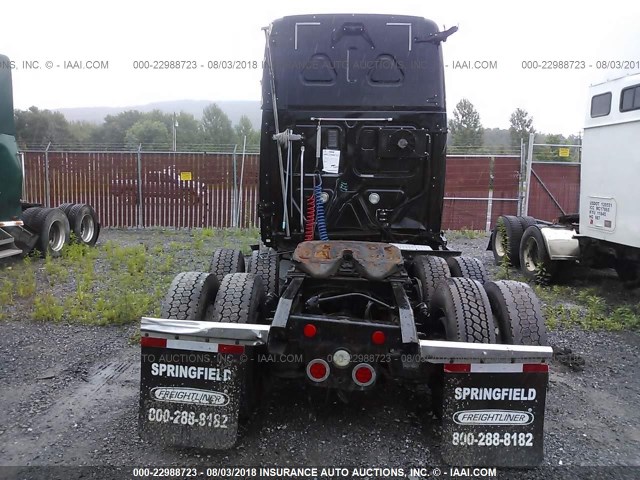 3AKJGLD58FSFN2702 - 2015 FREIGHTLINER CASCADIA 125  BLACK photo 8