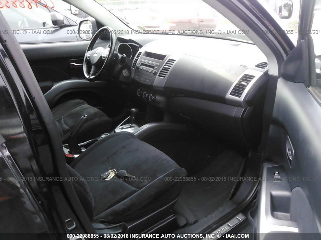 JA4AT2AW4AZ002089 - 2010 MITSUBISHI OUTLANDER ES შავი ფოტო 5