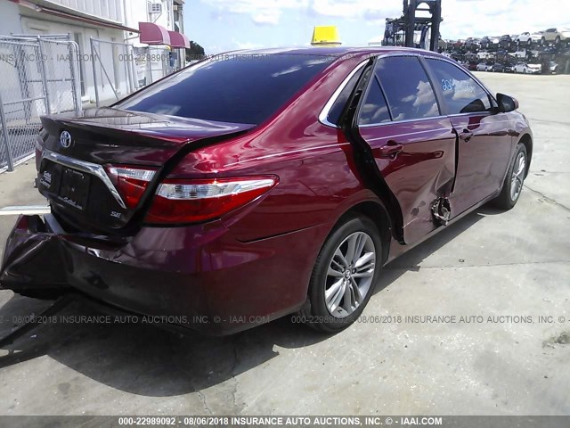 4T1BF1FK0HU726947 - 2017 TOYOTA CAMRY LE/XLE/SE/XSE RED photo 4