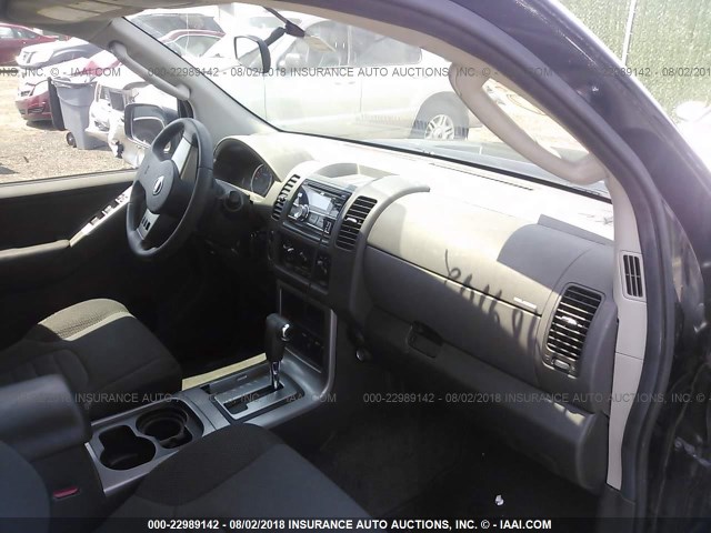 5N1AR1NNXAC623206 - 2010 NISSAN PATHFINDER S/LE/SE BLACK photo 5