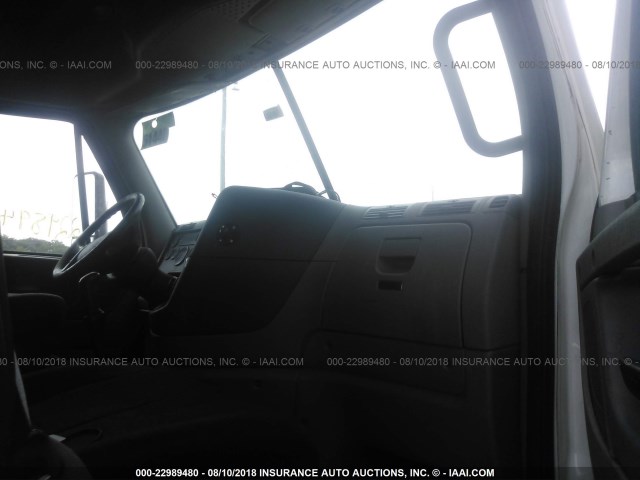 1FUJGLDR9ALAN6007 - 2010 FREIGHTLINER CASCADIA 125  WHITE photo 5