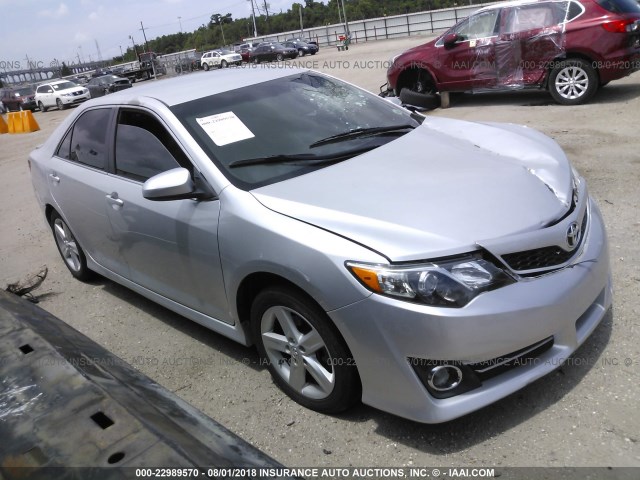 4T1BF1FK1EU377115 - 2014 TOYOTA CAMRY L/SE/LE/XLE 银色 照片 1
