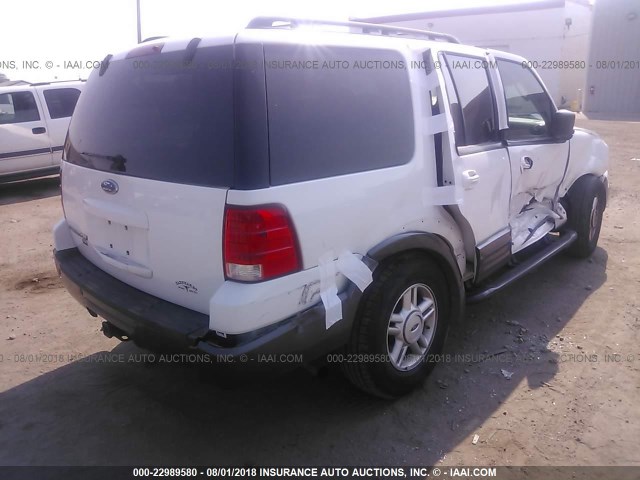 1FMFU16506LA26284 - 2006 FORD EXPEDITION XLT WHITE photo 4