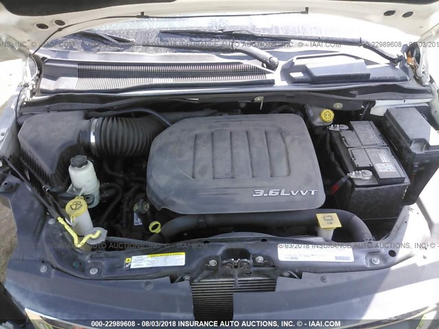 2C4RVAAG0CR276974 - 2012 VOLKSWAGEN ROUTAN S თეთრი ფოტო 10