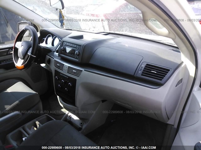 2C4RVAAG0CR276974 - 2012 VOLKSWAGEN ROUTAN S თეთრი ფოტო 5