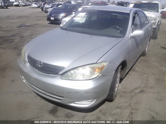 4T1BE30K52U064099 - 2002 TOYOTA CAMRY LE/XLE/SE Gümüş foto 2