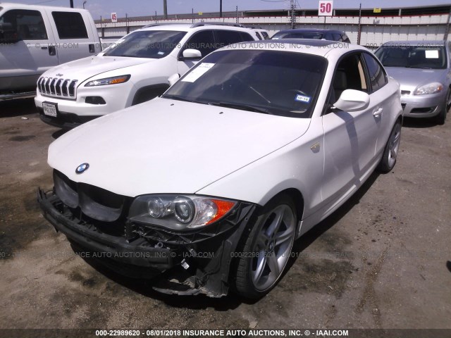 WBAUC9C51BVM10314 - 2011 BMW 135 I WHITE photo 2