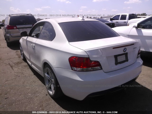 WBAUC9C51BVM10314 - 2011 BMW 135 I WHITE photo 3