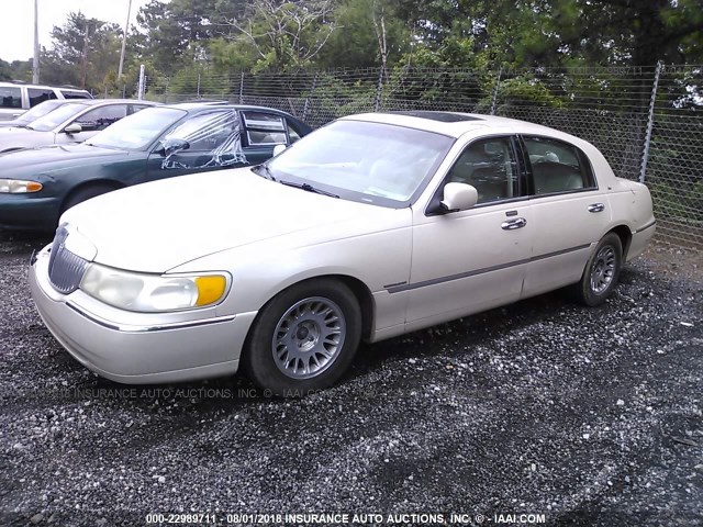 1LNHM83W51Y672012 - 2001 LINCOLN TOWN CAR CARTIER TAN photo 2