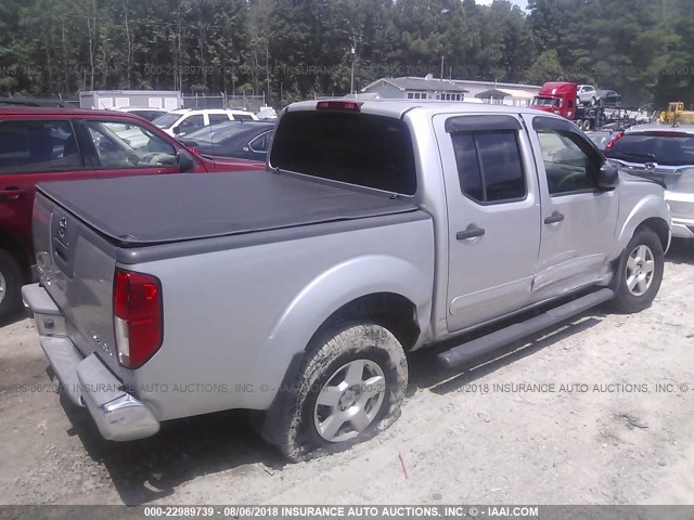 1N6AD07W47C448847 - 2007 NISSAN FRONTIER CREW CAB LE/SE/OFF ROAD SILVER photo 4