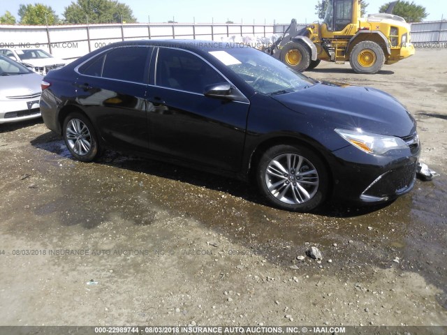 4T1BF1FK4GU116547 - 2016 TOYOTA CAMRY LE/XLE/SE/XSE 黑色 照片 1
