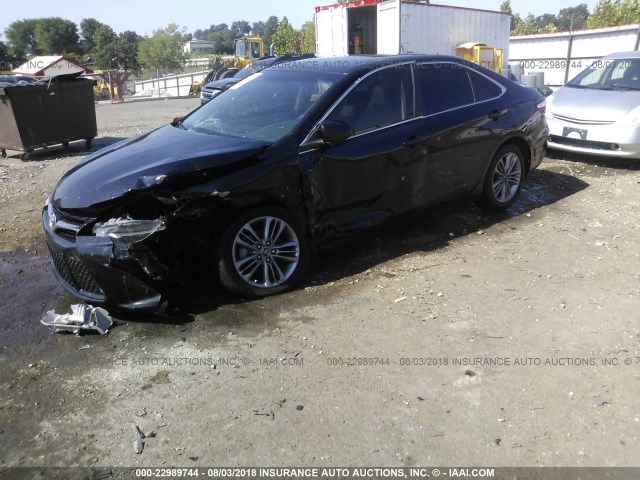 4T1BF1FK4GU116547 - 2016 TOYOTA CAMRY LE/XLE/SE/XSE 黑色 照片 2