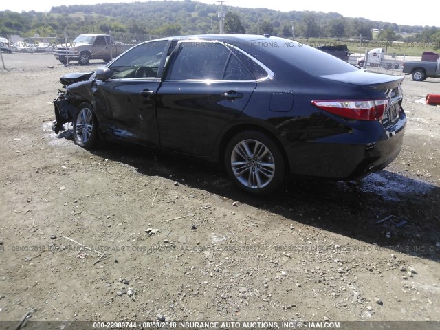 4T1BF1FK4GU116547 - 2016 TOYOTA CAMRY LE/XLE/SE/XSE 黑色 照片 3