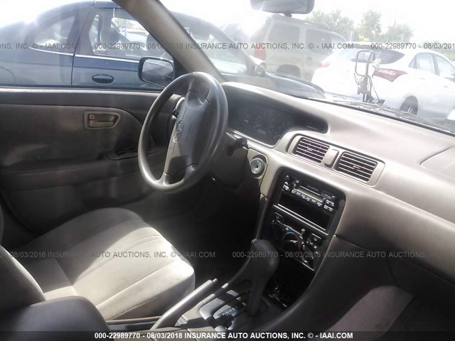 4T1BG22K6WU839064 - 1998 TOYOTA CAMRY CE/LE/XLE 绿色 照片 5