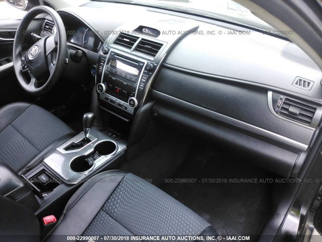 4T1BD1FK5CU061302 - 2012 TOYOTA CAMRY HYBRID/LE/XLE 黑色 照片 5