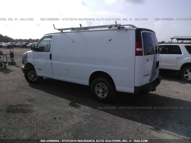 1GCGG25V051191639 - 2005 CHEVROLET EXPRESS G2500  WHITE photo 3