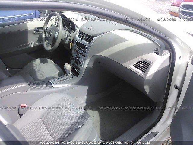 1G1ZG57B28F237131 - 2008 CHEVROLET MALIBU LS WHITE photo 5