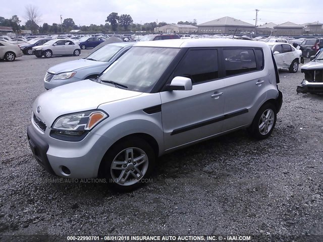 KNDJT2A20B7339715 - 2011 KIA SOUL +/!/SPORT SILVER photo 2