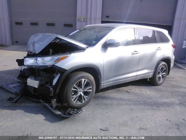 5TDBZRFH1HS472605 - 2017 TOYOTA HIGHLANDER LE/LE PLUS SILVER photo 2