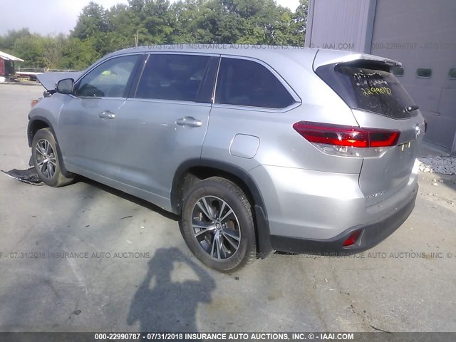 5TDBZRFH1HS472605 - 2017 TOYOTA HIGHLANDER LE/LE PLUS SILVER photo 3
