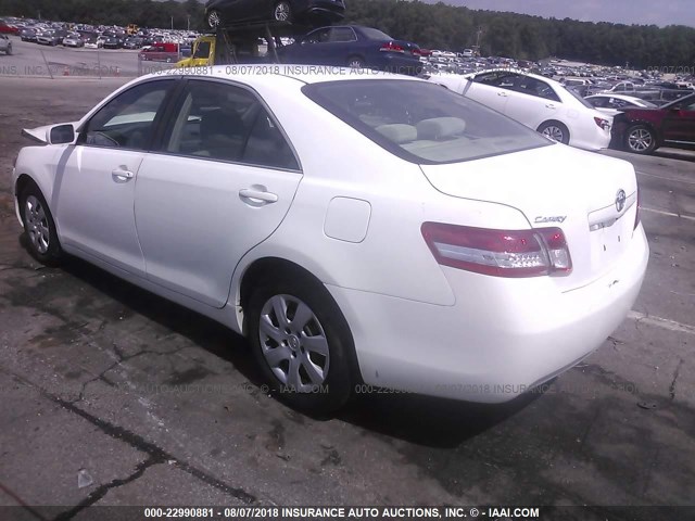 4T1BF3EK8AU506880 - 2010 TOYOTA CAMRY SE/LE/XLE თეთრი ფოტო 3