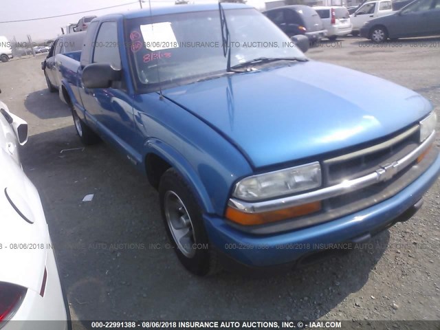 1GCCS195328117409 - 2002 CHEVROLET S TRUCK S10 BLUE photo 1