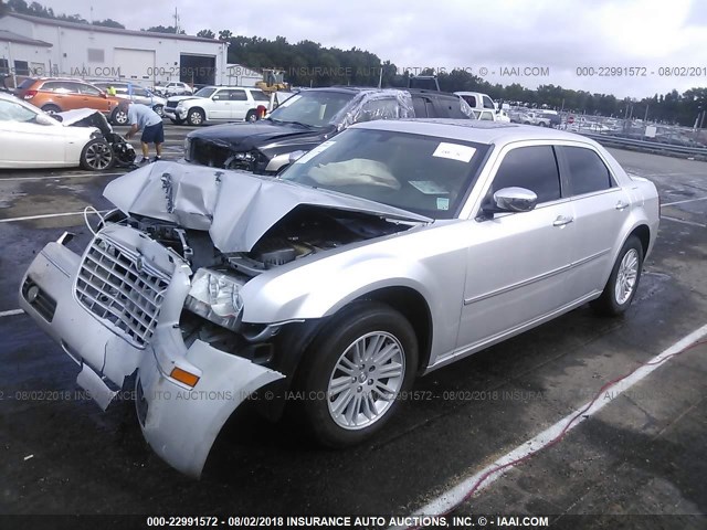 2C3CA5CV4AH327372 - 2010 CHRYSLER 300 TOURING SILVER photo 2