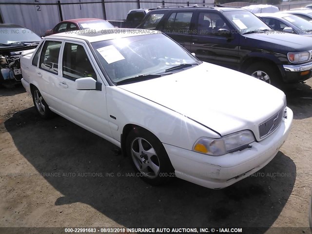 YV1LS5379W1511796 - 1998 VOLVO S70 T5 TURBO WHITE photo 1