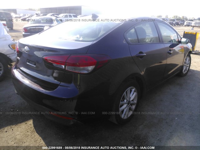 3KPFL4A70HE144543 - 2017 KIA FORTE LX/S MAROON photo 4