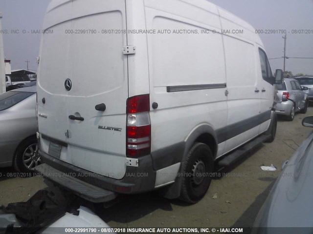 WD3PE7DC6F5947742 - 2015 MERCEDES-BENZ SPRINTER 2500 WHITE photo 4