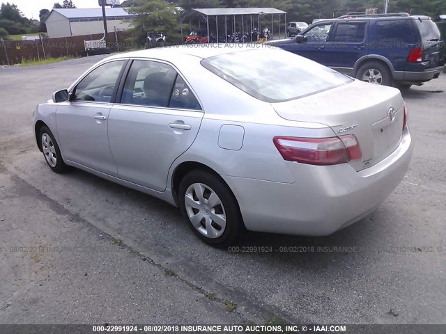 4T1BE46K28U247563 - 2008 TOYOTA CAMRY CE/LE/XLE/SE SILVER photo 3
