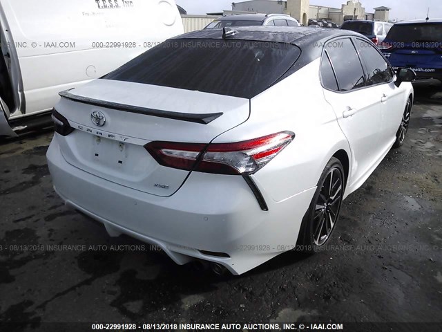 4T1BZ1HK8JU007200 - 2018 TOYOTA CAMRY XSE/XLE WHITE photo 4