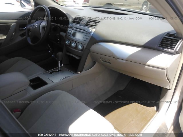 4T1BE46K68U196231 - 2008 TOYOTA CAMRY CE/LE/XLE/SE GOLD photo 5