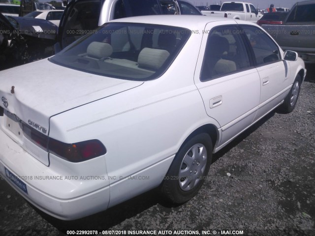 4T1BG22K3XU562553 - 1999 TOYOTA CAMRY CE/LE/XLE WHITE photo 4