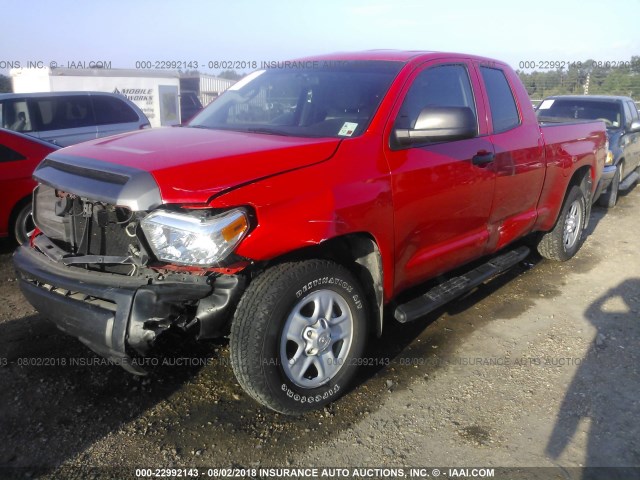 5TFRM5F1XGX104229 - 2016 TOYOTA TUNDRA DOUBLE CAB SR/SR5 RED photo 2