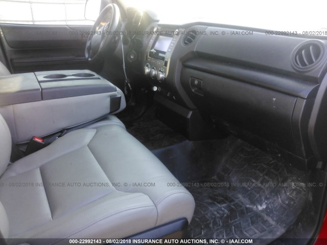 5TFRM5F1XGX104229 - 2016 TOYOTA TUNDRA DOUBLE CAB SR/SR5 RED photo 5