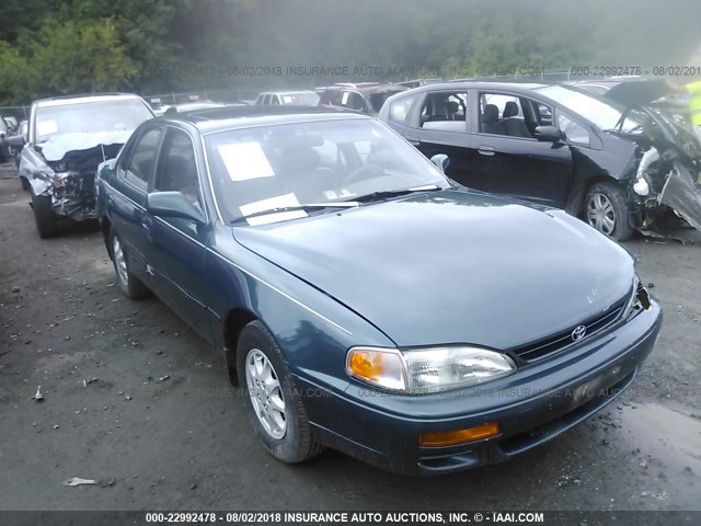 4T1BG12K6TU934701 - 1996 TOYOTA CAMRY DX/LE/XLE GREEN photo 1