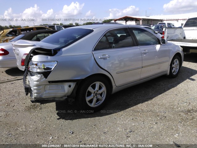 4T1BE46KX9U892902 - 2009 TOYOTA CAMRY SE/LE/XLE SILVER photo 4