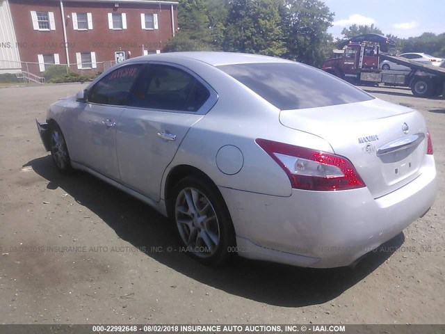 1N4AA5APXAC822157 - 2010 NISSAN MAXIMA S/SV SILVER photo 3