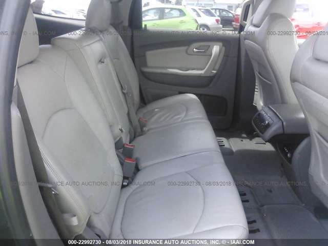 1GNLVGED4AS100652 - 2010 CHEVROLET TRAVERSE LT GRAY photo 8