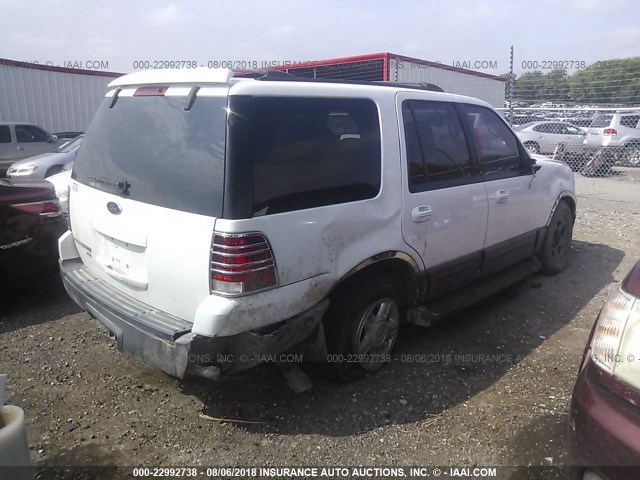 1FMFU16L04LA17161 - 2004 FORD EXPEDITION XLT WHITE photo 4