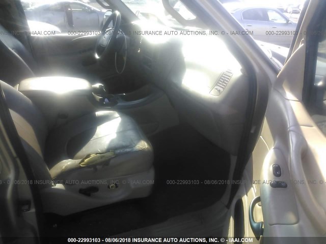 1FMEU15L0YLC05133 - 2000 FORD EXPEDITION XLT GOLD photo 5