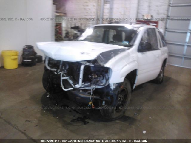 1GNDT13S182224932 - 2008 CHEVROLET TRAILBLAZER LS/LT WHITE photo 2