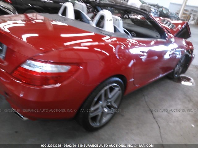 WDDPK4HA7DF060573 - 2013 MERCEDES-BENZ SLK 250 RED photo 4