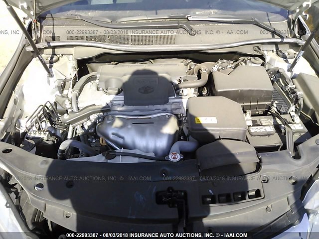 4T1BF1FK7HU409554 - 2017 TOYOTA CAMRY LE/XLE/SE/XSE SILVER photo 10