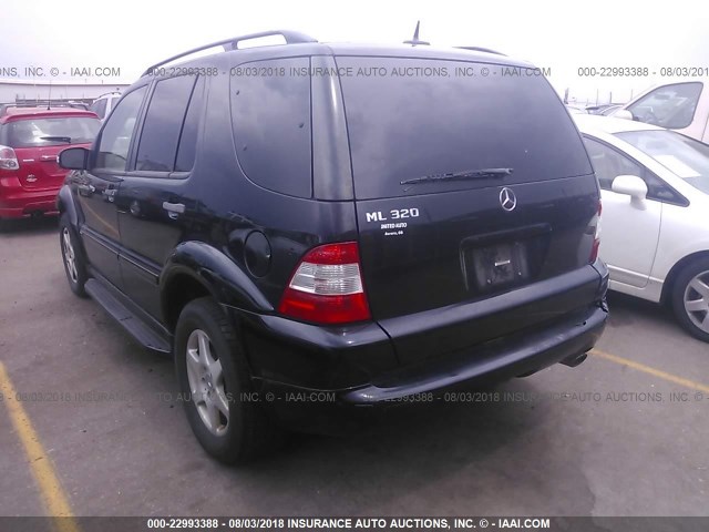 4JGAB54E02A360797 - 2002 MERCEDES-BENZ ML 320 BLACK photo 3