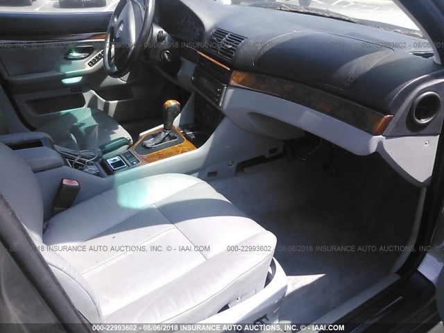 WBADT43472GY97209 - 2002 BMW 525 I AUTOMATIC 灰色 照片 5