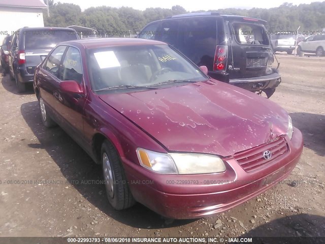 JT2BG22K4W0136292 - 1998 TOYOTA CAMRY CE/LE/XLE RED photo 1